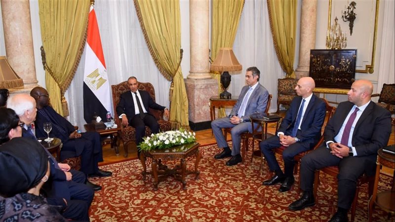 وزير الخارجية خلال
