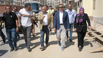 متابعة أعمال تطوير 174 عمارة سكنية في٣مناطق سكنية بحي الزهور ببورسعيد 