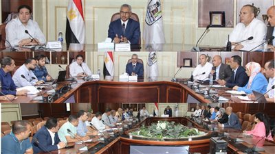 محافظ بنى سويف يتابع مستجدات مشروعات قطاع المياه والصرف الصحي ضمن حياة كريمة