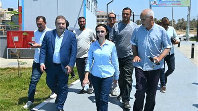 محافظ البحيرة تتفقد منتزه إدكو الدولي وتوجه بتكثيف حملات النظافة 