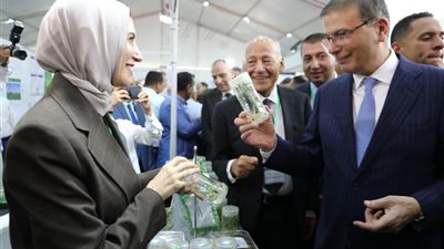 وزير الزراعة يفتتح معرض البحوث الزراعية الثاني بمشاركة 75 عارضاً