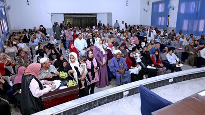 محافظ سوهاج يعقد اللقاء الجماهيري ويوجه بسرعة الاستجابة لمطالب المواطنين