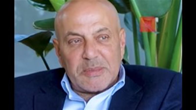 أيمن حسين