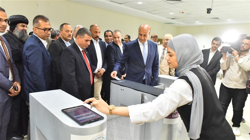 محافظ أسيوط 