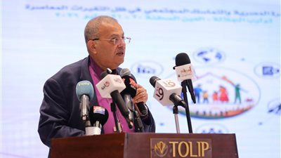 الأسرة أساس الهوية.. رئيس الطائفة الإنجيلية: تماسك المجتمع يبدأ من البيت