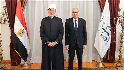مفتى الجمهورية يهنئ رئيس مجلس الدولة بتوليه منصبه 