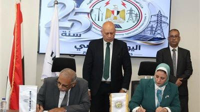 المصرية لنقل الكهرباء توقع عقد محطة محولات ميناء دمياط