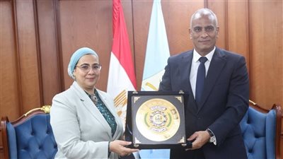 رئيسة القومي للمرأة ومحافظ كفر الشيخ يبحثان تعزيز تمكين المرأة