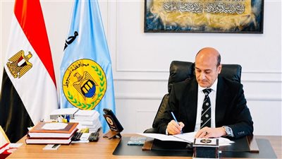 محافظ أسيوط يصدر حركة لنواب رؤساء المراكز والأحياء لتعزيز كفاءة الأداء