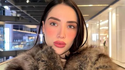 خطأ خلال جراحة تجميل ينهي حياة مؤثرة مكسيكية.. وفاة أدريانا غارسيا يثير الصدمة