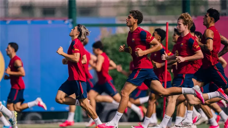 حمزة عبد الكريم  في تدريبات برشلونة 2026