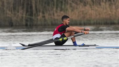 عمر حسام يتأهل لنصف نهائي بطولة العالم للتجديف في ألمانيا