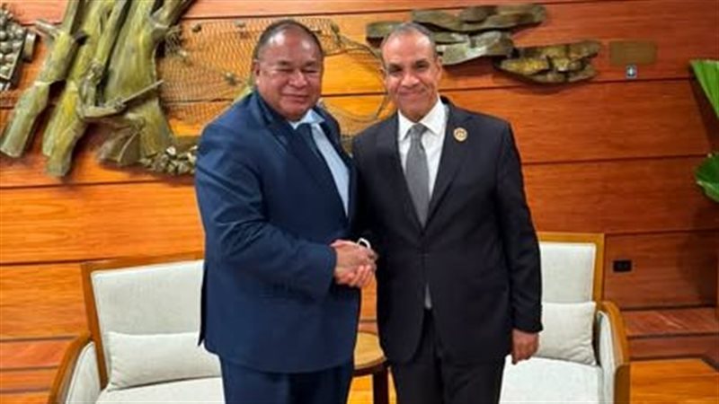 وزير الخارجية يلتقي
