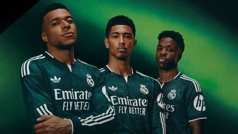 قميص ريال مدريد الثاني
