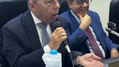 اتحاد المهن الطبية يعلن التضامن مع نقيب أطباء قنا.. تفاصيل 