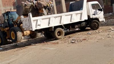 حي السويس يواصل حملات إزالة الإشغالات والتعديات لإعادة الانضباط إلى الشوارع
