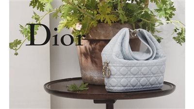 ديور تكشف عن حقيبة Dior Toujours Hobo.. أناقة عصرية بتوقيع جوناثان أندرسون