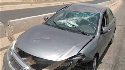 إصابة 3 أشخاص في انقلاب سيارة ملاكي بطريق العين السخنة بالسويس