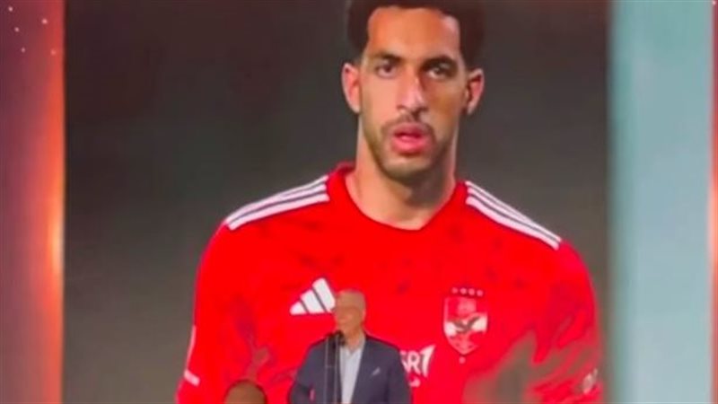 أحمد شوبير يتسلم جائزة دير جيست