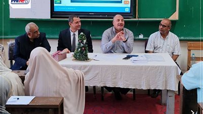 مدير تعليم المنيا يتابع تدريب سفراء البكالوريا لتأهيل معلمي اللغة العربية