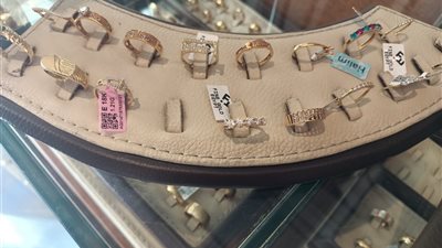 خبير ذهب بالإسكندرية يكشف لنيوزروم .. عيار 21 يستقر عند 5870 جنيهًا