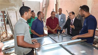 رئيس جامعة قنا يتفقد إدارة الصيانة المركزية ويتابع حسن سير العمل بالورش الفنية