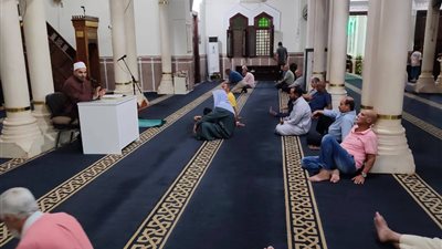 أوقاف السويس تنظم مجالس الفقه لتعزيز الوعي الديني وترسيخ قيم الرحمة التربية