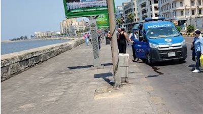 انتشال جثمان شاب غرقا في مياه البحر بكورنيش محطة الرمل بالإسكندرية