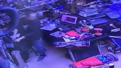 سرقة علنية في الجيزة.. فيديو يكشف الجاني وضبطه في أقل من 24 ساعة