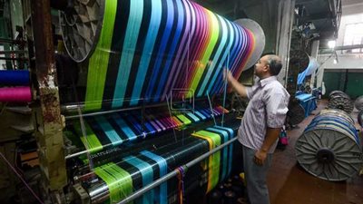 مصانع الغزل والنسيج.. بين التوقف وتقليل الإنتاج بسبب البوليستر والقطن