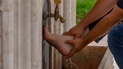 هل يجوز لمريض السكري عدم غسل قدميه في الوضوء؟.. دار الإفتاء توضح