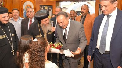 محافظ أسيوط يزور مطرانيات الدير المحرق والإنجيلية للتهنئة بعيد القيامة