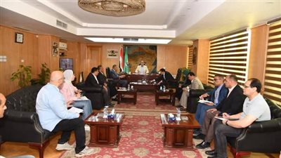 محافظ الفيوم يتابع معدلات الآداء بملف تقنين أراضي أملاك الدولة