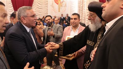 رئيس حزب الوفد يقدم التهنئة للبابا تواضروس بعيد القيامة المجيد