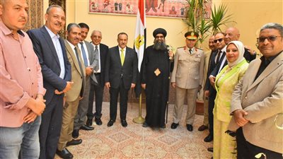 محافظ أسيوط يهنئ الكنائس بعيد القيامة ويؤكد عمق الوحدة الوطنية |صور