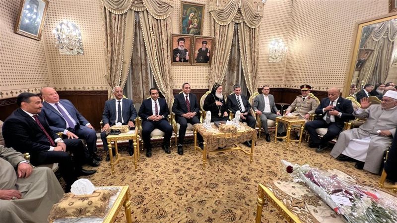 محافظ قنا في زيارة