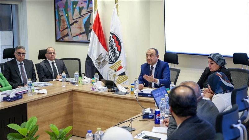 اجتماع وزير قطاع