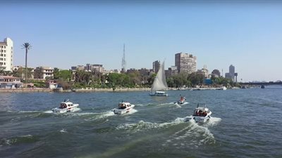 للتأكد من سلامتها.. شرطة المسطحات المائية والنهرية تعاين المراسي والعوامات