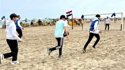 احتفالا بشم النسيم.. إقبال كبير من المواطنين على شواطئ رأس البر في دمياط