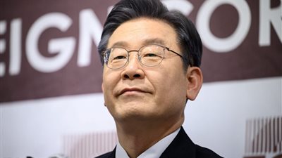 المرشح الرئاسي الأوفر حظًا في كوريا الجنوبية يتعهد بالقضاء علي الخصم الكوري