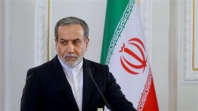 وزير الخارجية الإيراني يزور الصين قبل جولة ثالثة من المفاوضات النووية