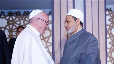 رجل الإنسانية.. شيخ الأزهر ينعى أخاه البابا فرنسيس بابا الكنيسة الكاثوليكية