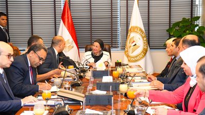 وزيرة البيئة تترأس الجلسة الأولى لمجلس إدارة جهاز تنظيم المخلفات