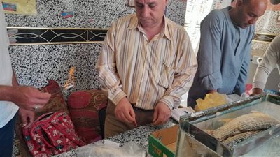 إغلاق 26 منشأة غذائية بدون ترخيص وتحرير 77 محضرا تموينيا بقنا