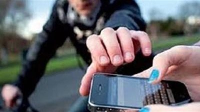 أمن الجيزة يعيد هاتف رئيس إذاعة صنعاء بعد فقدانه بسيارة نقل ذكي