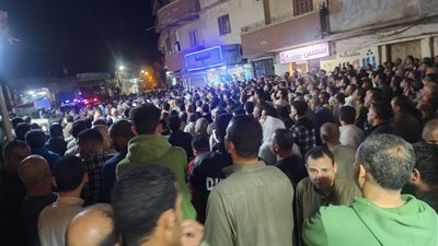 الآلاف يشيعون ضحايا حادث تصادم طريق العدالة في البحيرة |صور