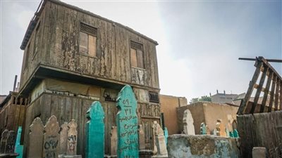 من أين لك أنها ليست تراثية؟ محافظ القاهرة يعلق على هدم مقابر باب النصر  