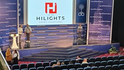 بالصور .. آخر تجهيزات قاعة مؤتمر مستقبل الدراما في مصر 