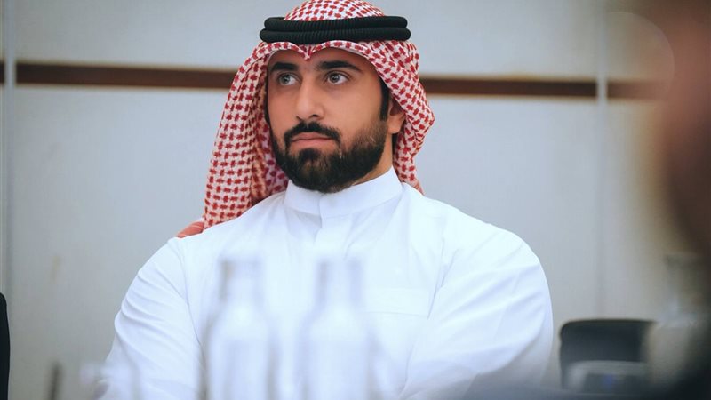 الإعلامي الإماراتى