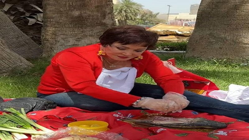 الفنانة لبلبة تتناول